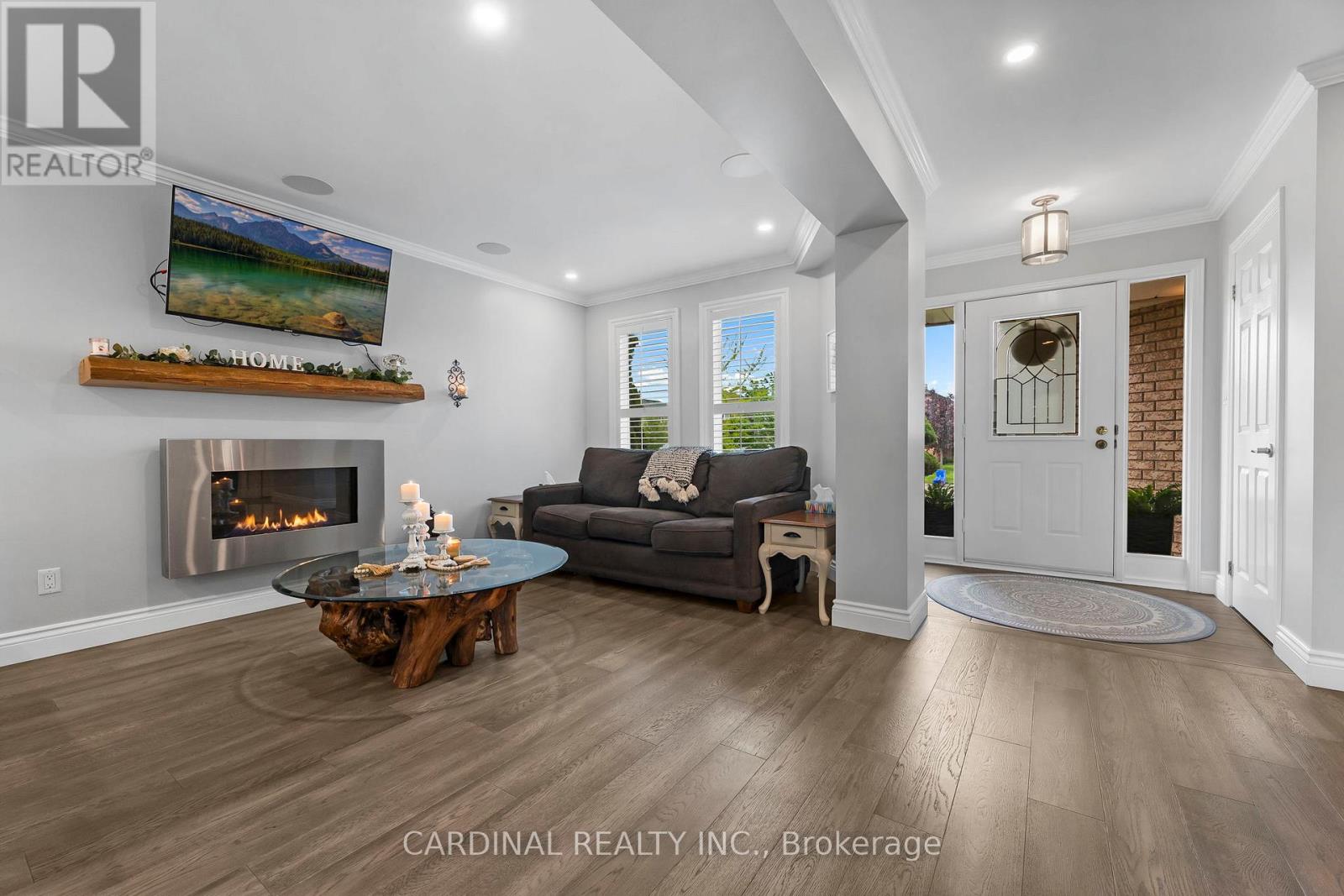 Photo 26 of 124 Avondale Drive, Clarington ON