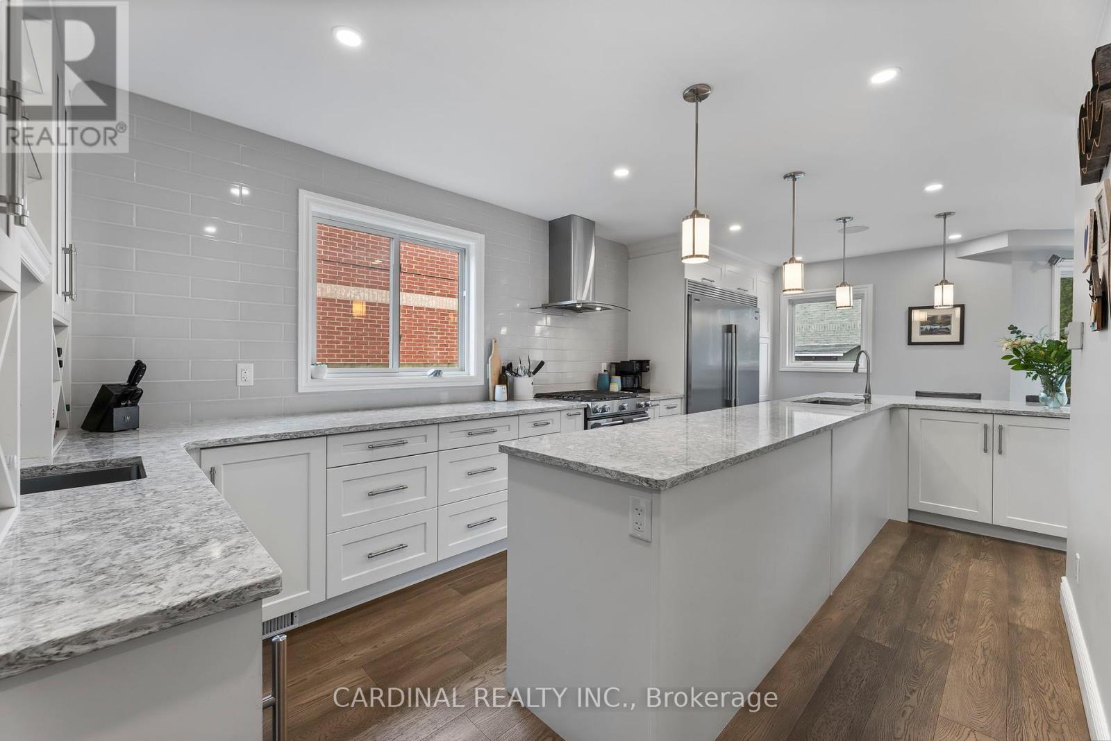 Photo 17 of 124 Avondale Drive, Clarington ON