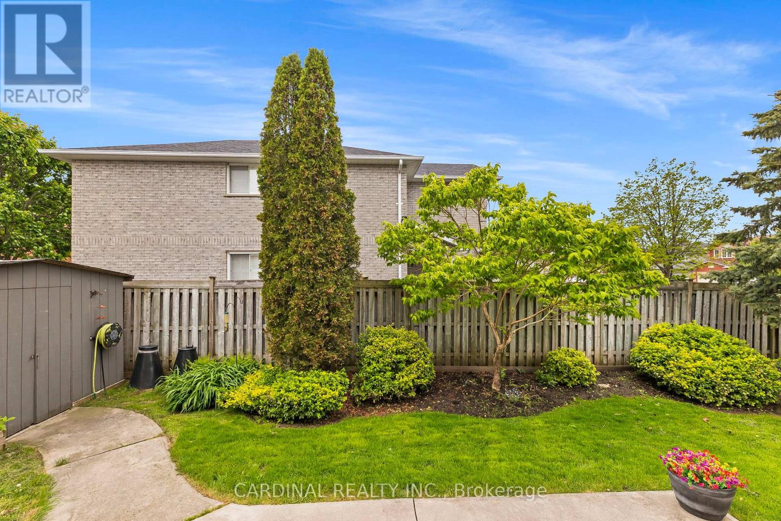 Photo 11 of 124 Avondale Drive, Clarington ON