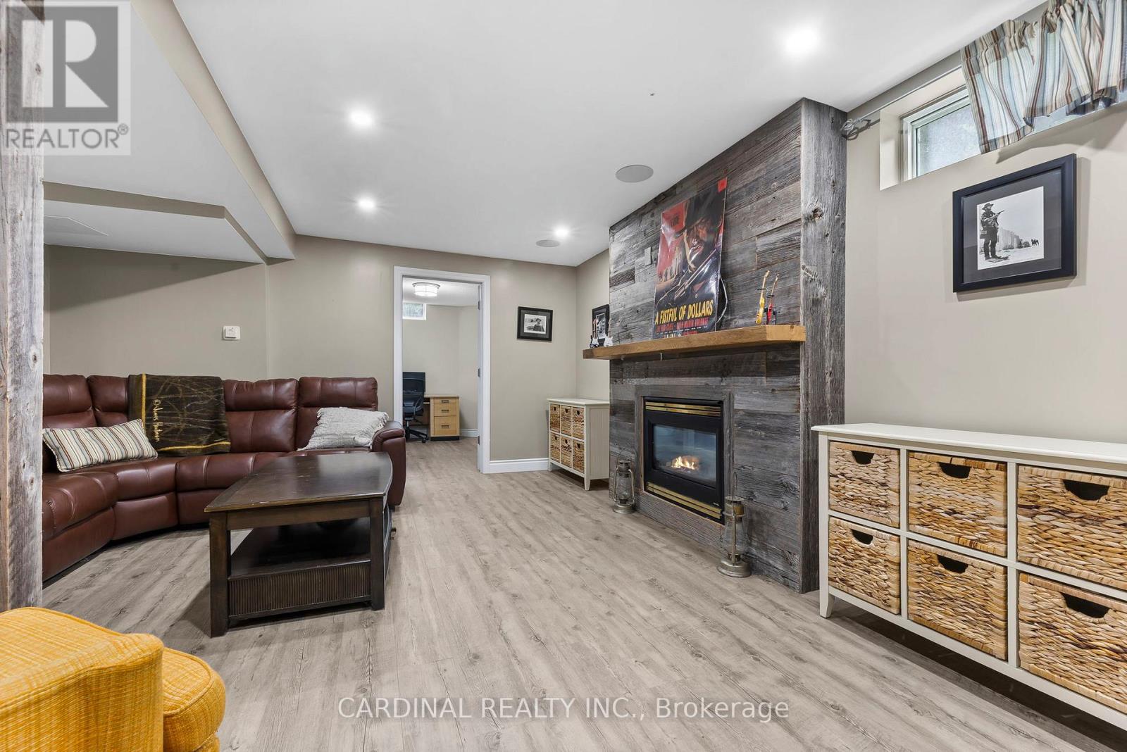 Photo 14 of 124 Avondale Drive, Clarington ON