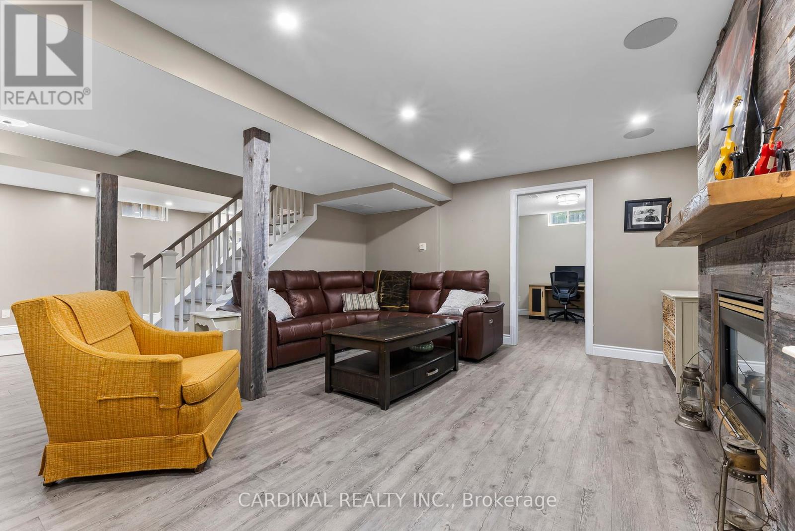 Photo 42 of 124 Avondale Drive, Clarington ON