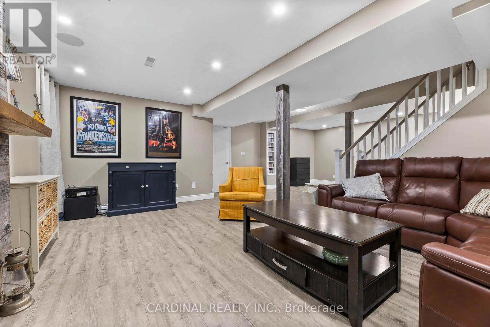 Photo 37 of 124 Avondale Drive, Clarington ON