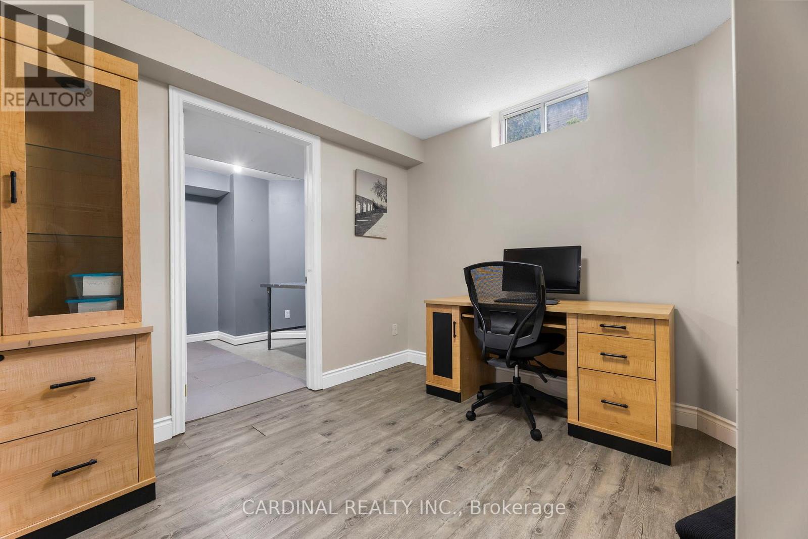 Photo 8 of 124 Avondale Drive, Clarington ON