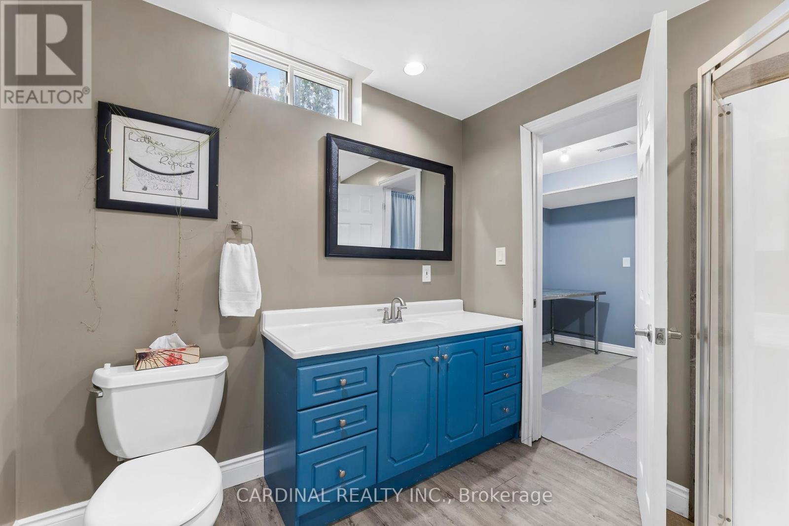 Photo 12 of 124 Avondale Drive, Clarington ON