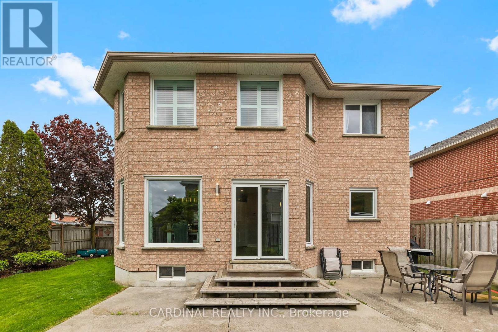 Photo 7 of 124 Avondale Drive, Clarington ON