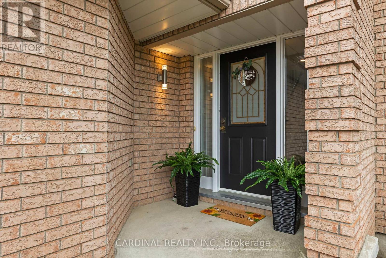 Photo 24 of 124 Avondale Drive, Clarington ON