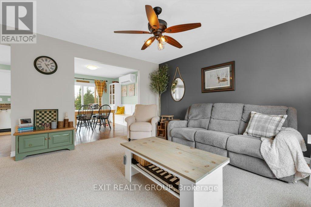 Photo 8 of 2073 Shannon Road, Tyendinaga ON