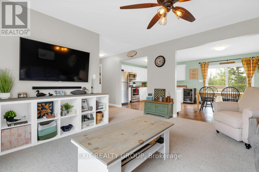Photo 9 of 2073 Shannon Road, Tyendinaga ON