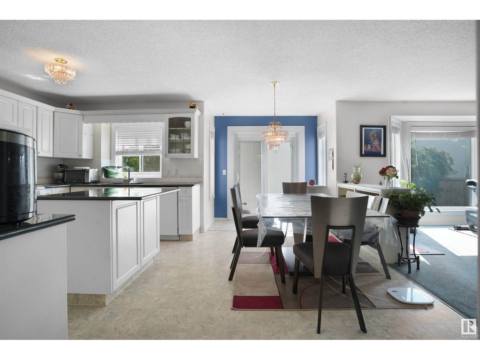 Photo 20 of 2715 44 A Av Nw, Edmonton AB