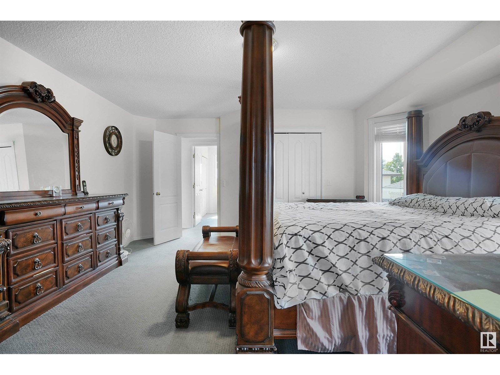 Photo 37 of 2715 44 A Av Nw, Edmonton AB