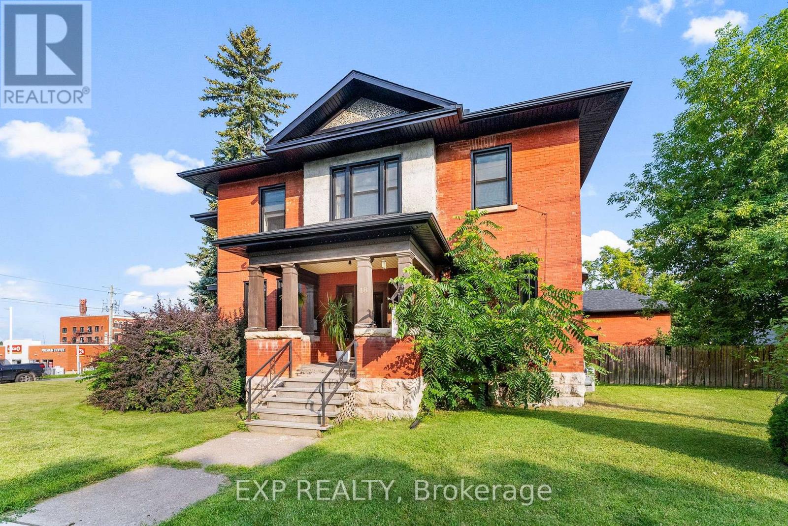 Photo 2 of 48 Hall Avenue E, Renfrew ON