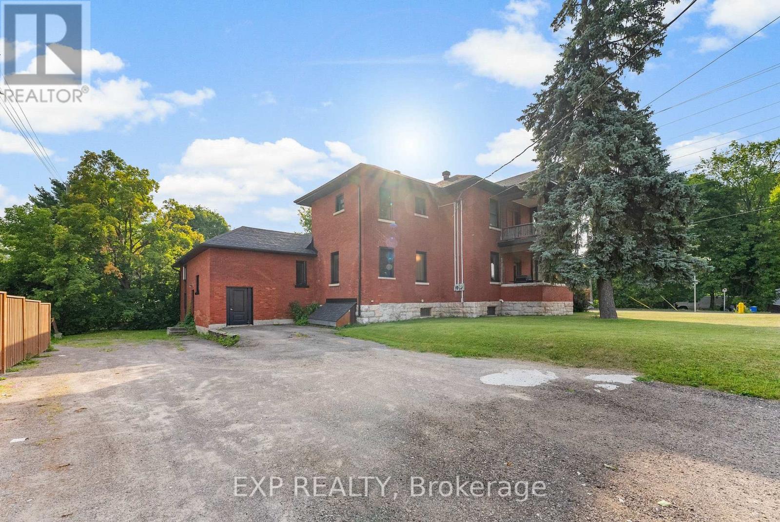 Photo 43 of 48 Hall Avenue E, Renfrew ON