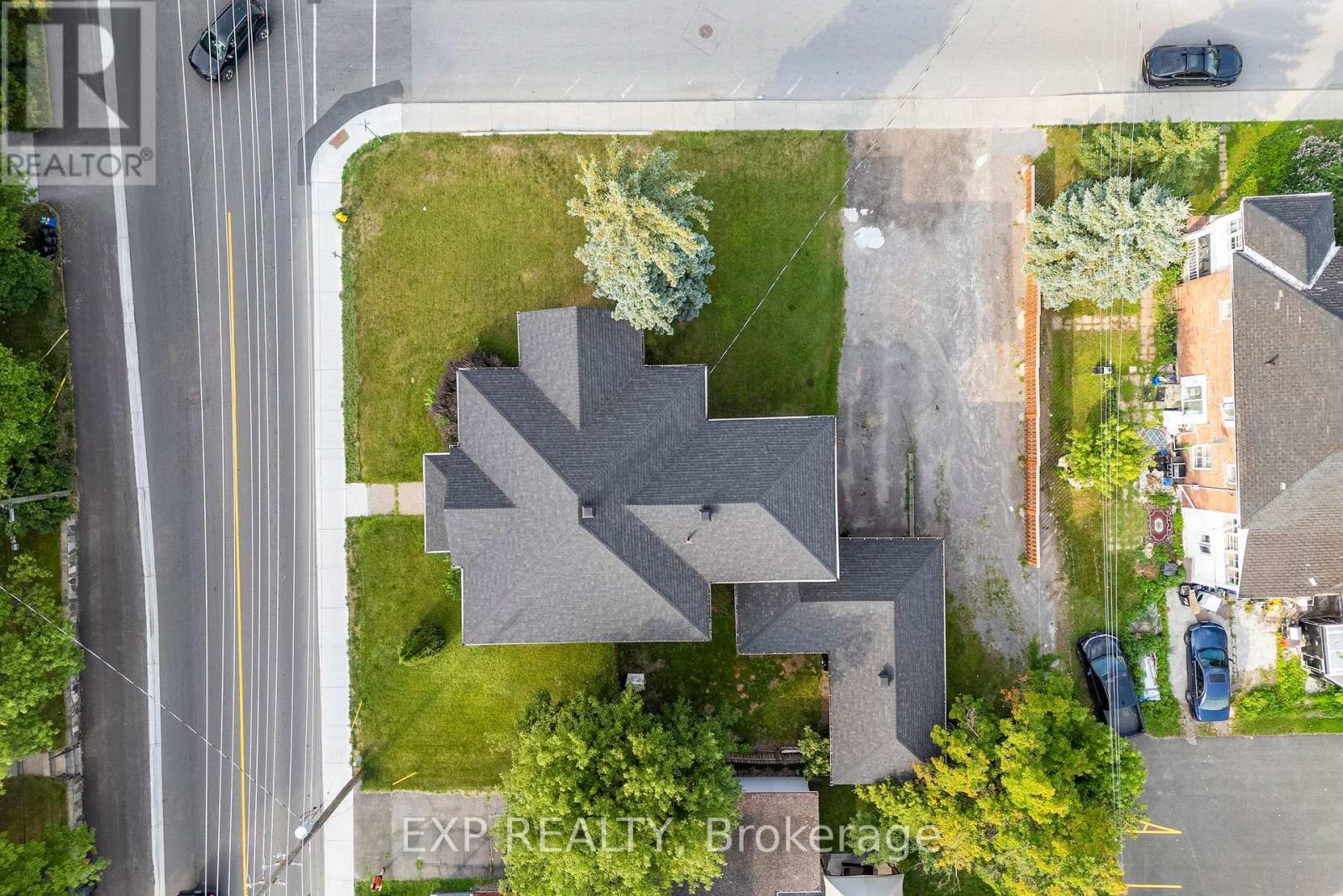 Photo 46 of 48 Hall Avenue E, Renfrew ON