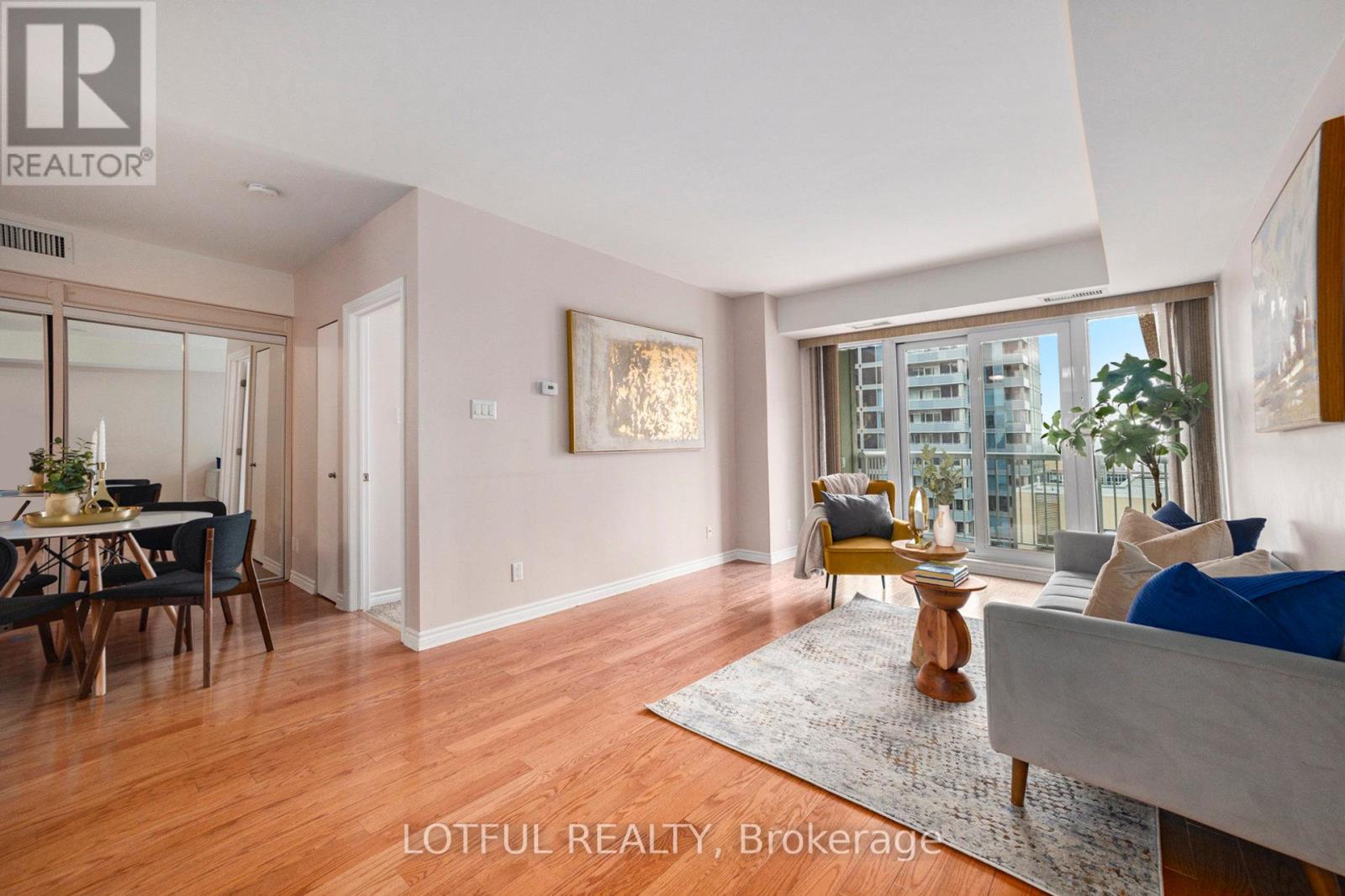 Photo 9 of 1703 234 Rideau Street, Ottawa ON