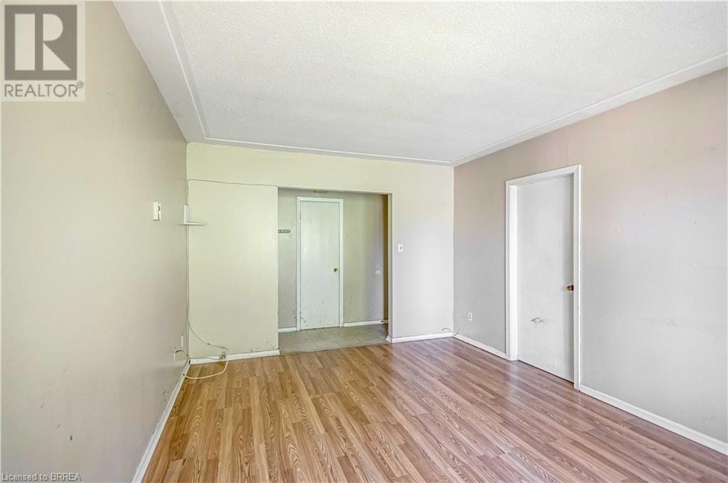 Photo 8 of 503 West Street, Brantford ON