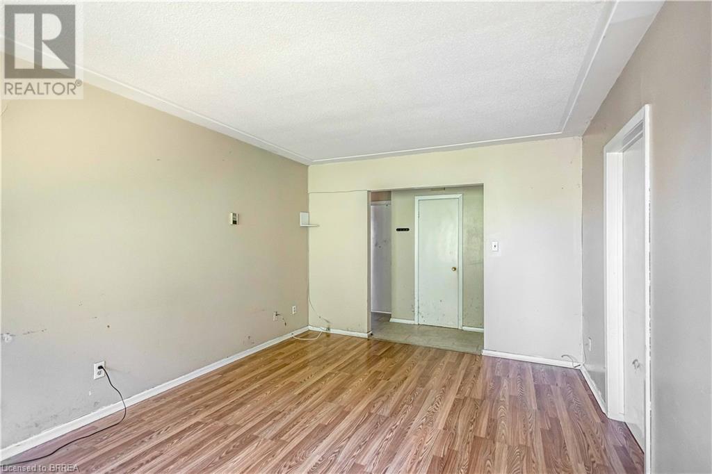 Photo 32 of 503 West Street, Brantford ON
