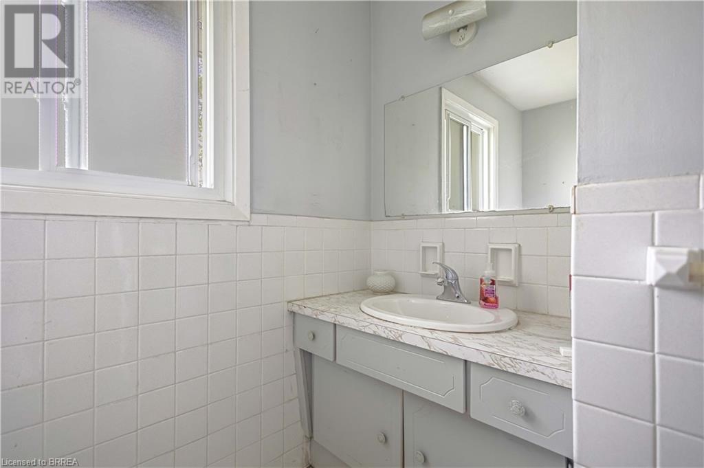 Photo 17 of 503 West Street, Brantford ON