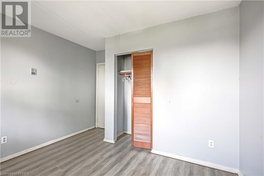Photo 18 of 503 West Street, Brantford ON