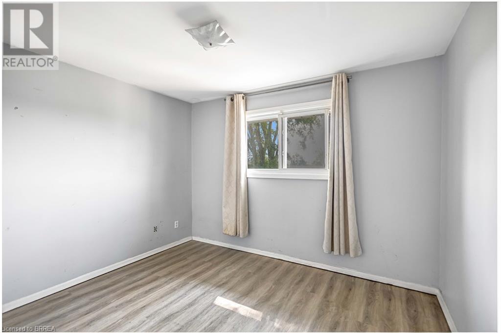 Photo 10 of 503 West Street, Brantford ON