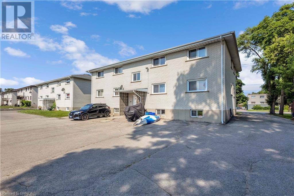 Photo 12 of 503 West Street, Brantford ON