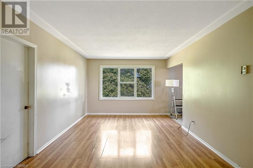Photo 15 of 503 West Street, Brantford ON