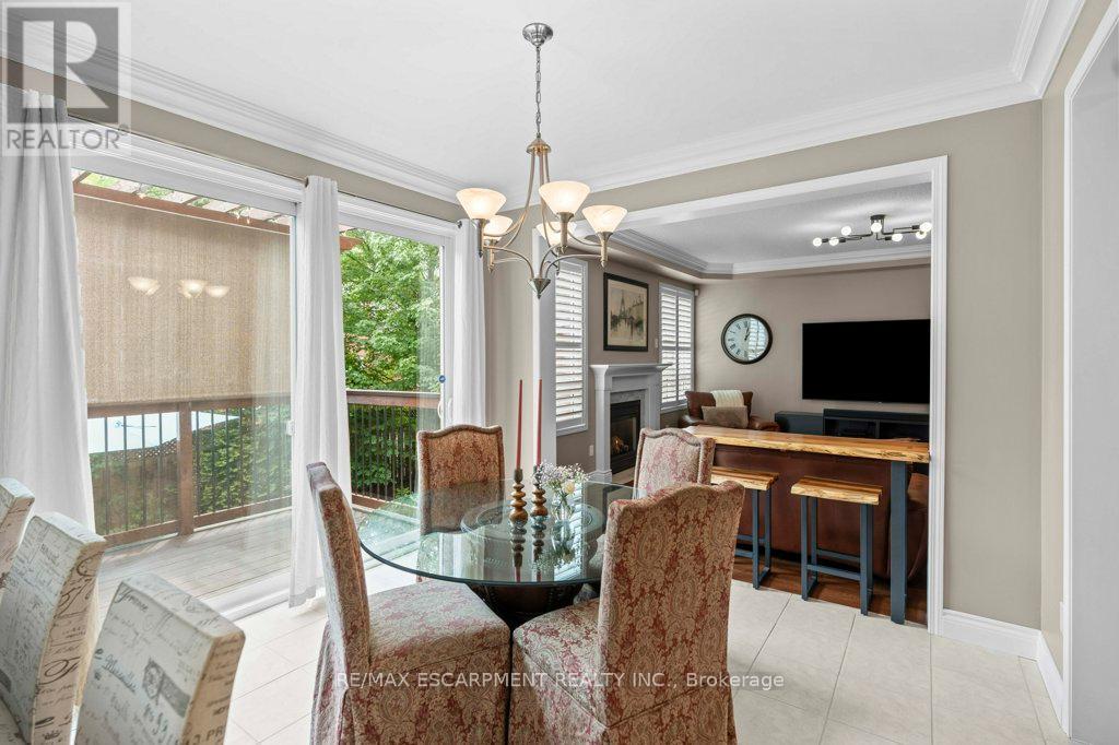 Photo 2 of 1560 Rixon Way, Milton ON