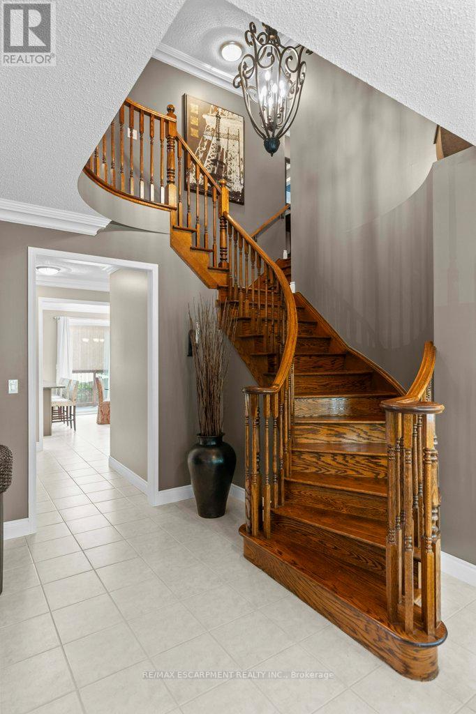 Photo 13 of 1560 Rixon Way, Milton ON
