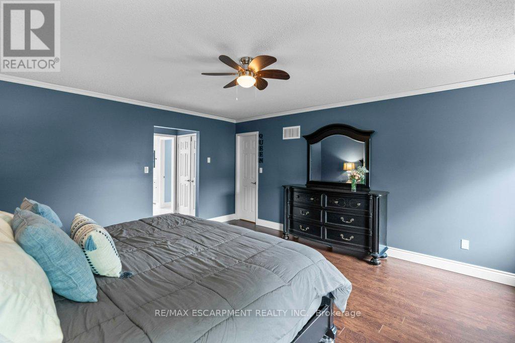 Photo 39 of 1560 Rixon Way, Milton ON