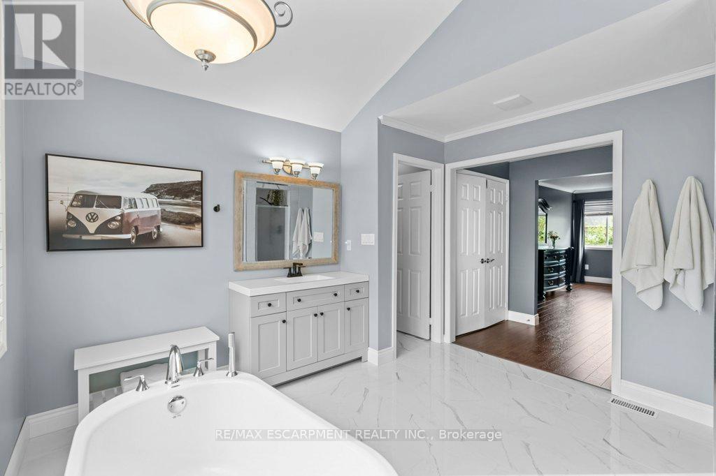 Photo 29 of 1560 Rixon Way, Milton ON