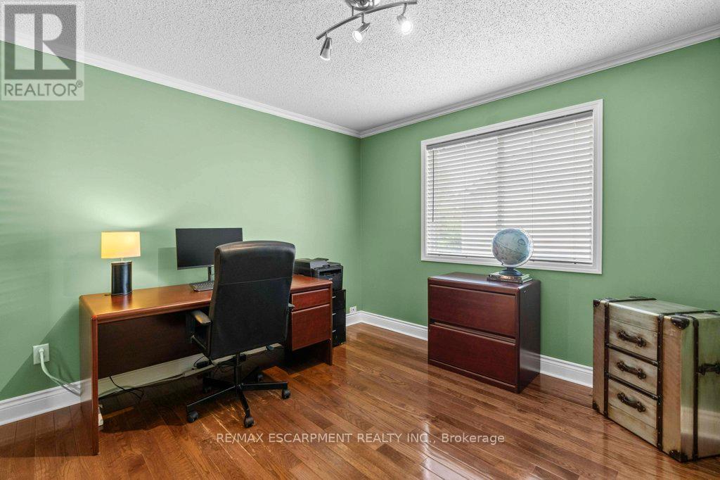 Photo 21 of 1560 Rixon Way, Milton ON