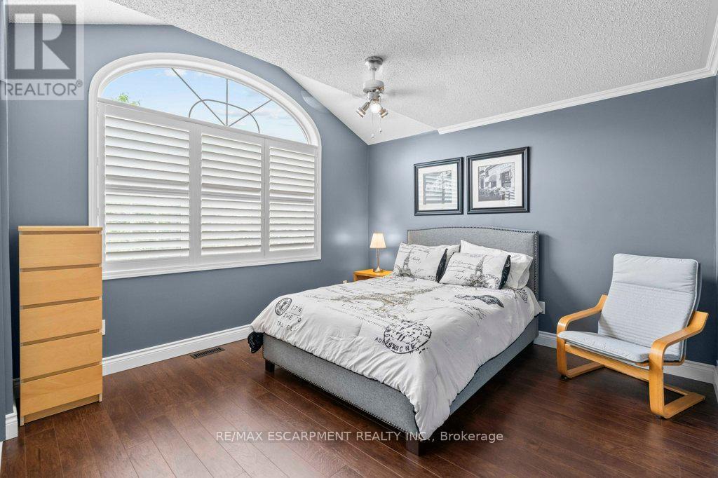 Photo 38 of 1560 Rixon Way, Milton ON