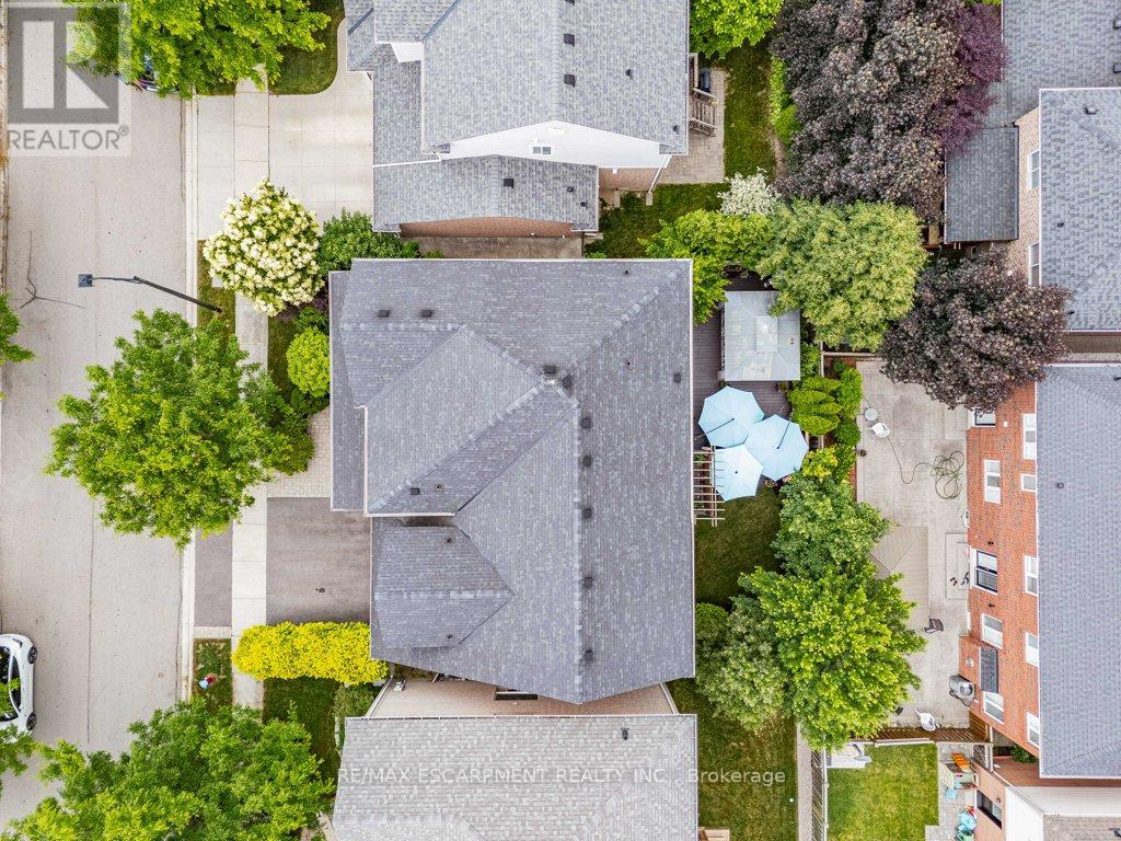 Photo 7 of 1560 Rixon Way, Milton ON