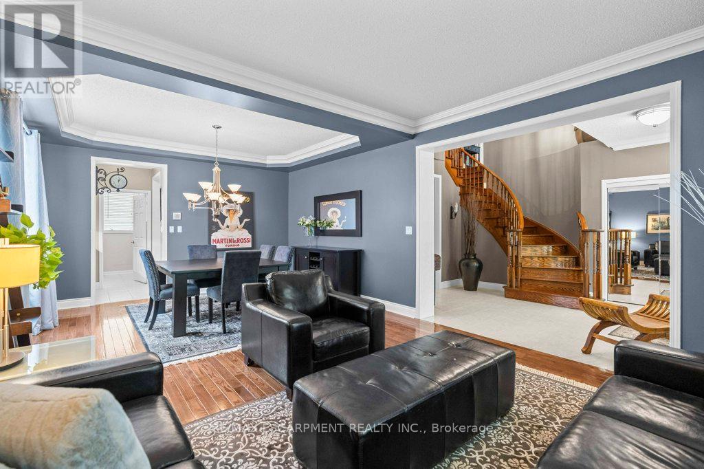 Photo 6 of 1560 Rixon Way, Milton ON