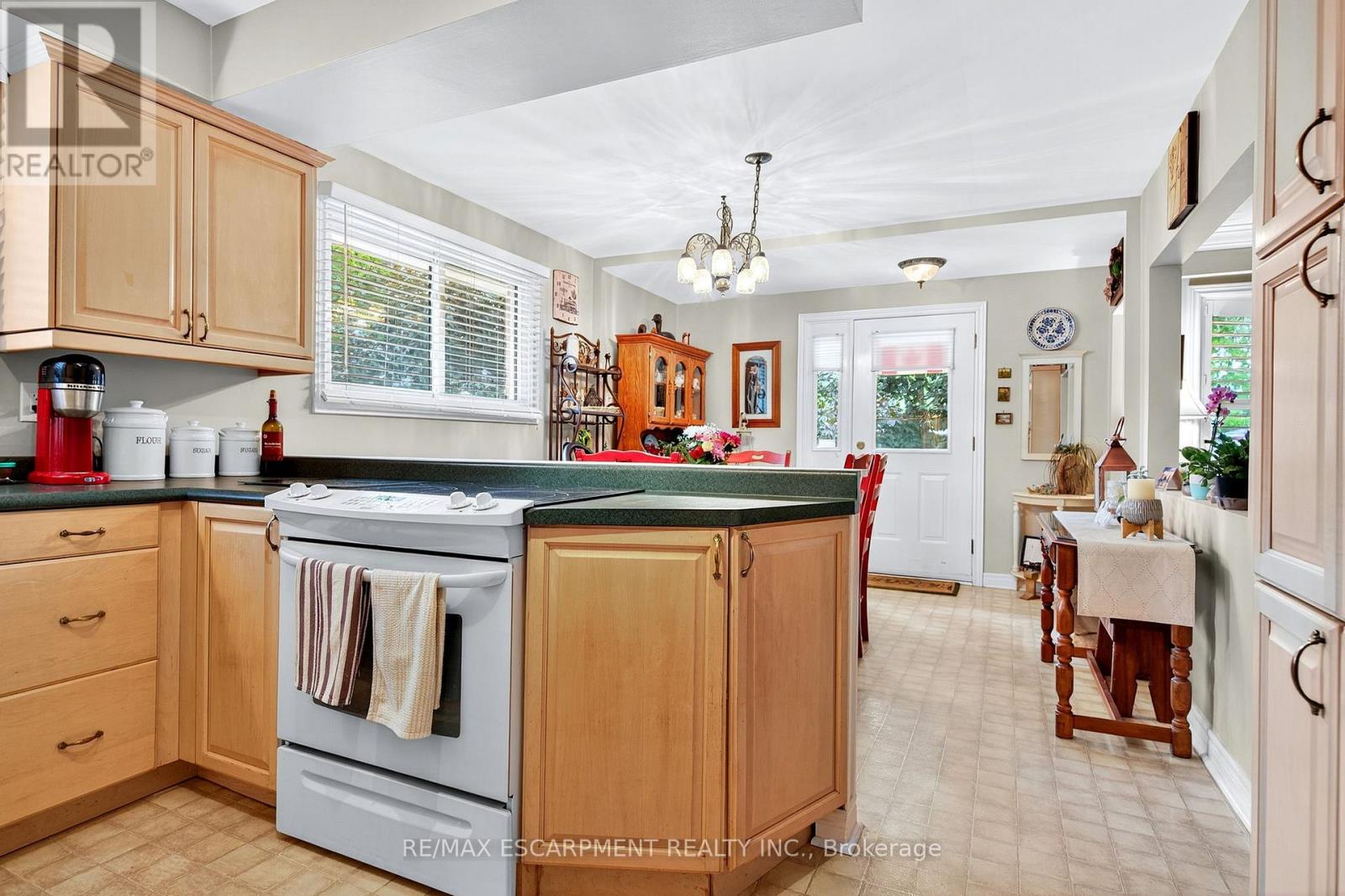 Photo 37 of 593 Braemore Road, Burlington ON
