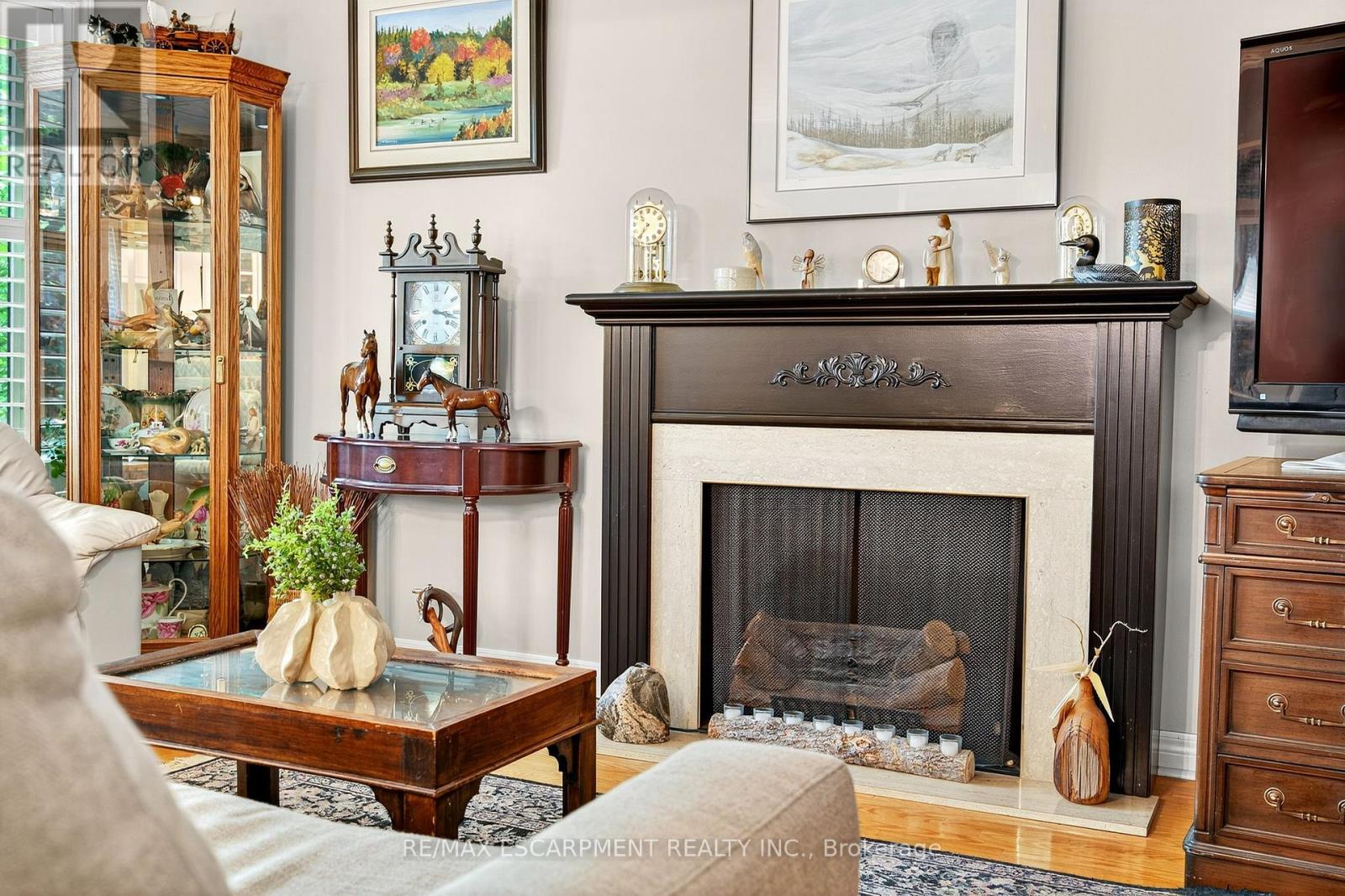 Photo 21 of 593 Braemore Road, Burlington ON