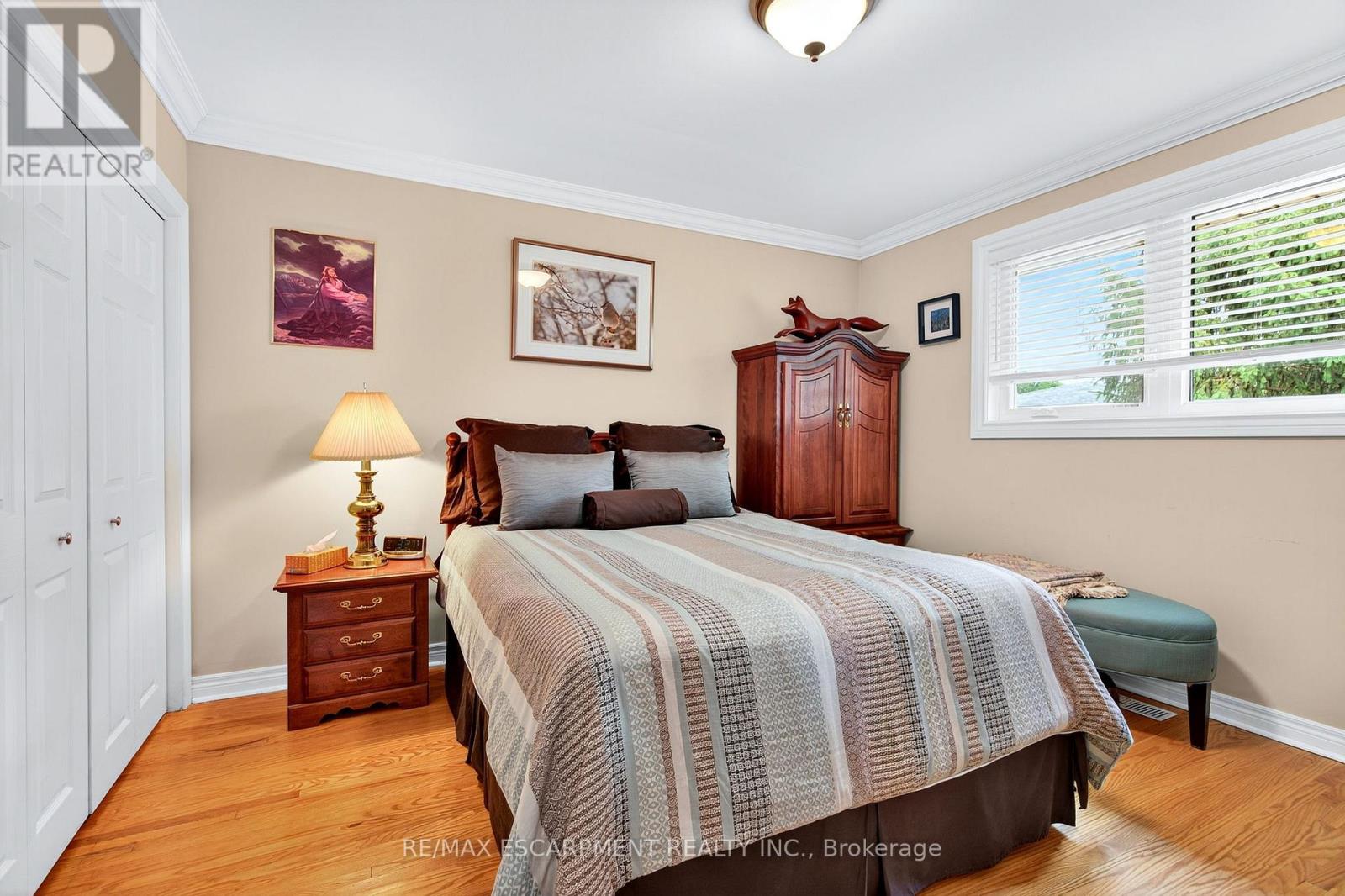 Photo 35 of 593 Braemore Road, Burlington ON