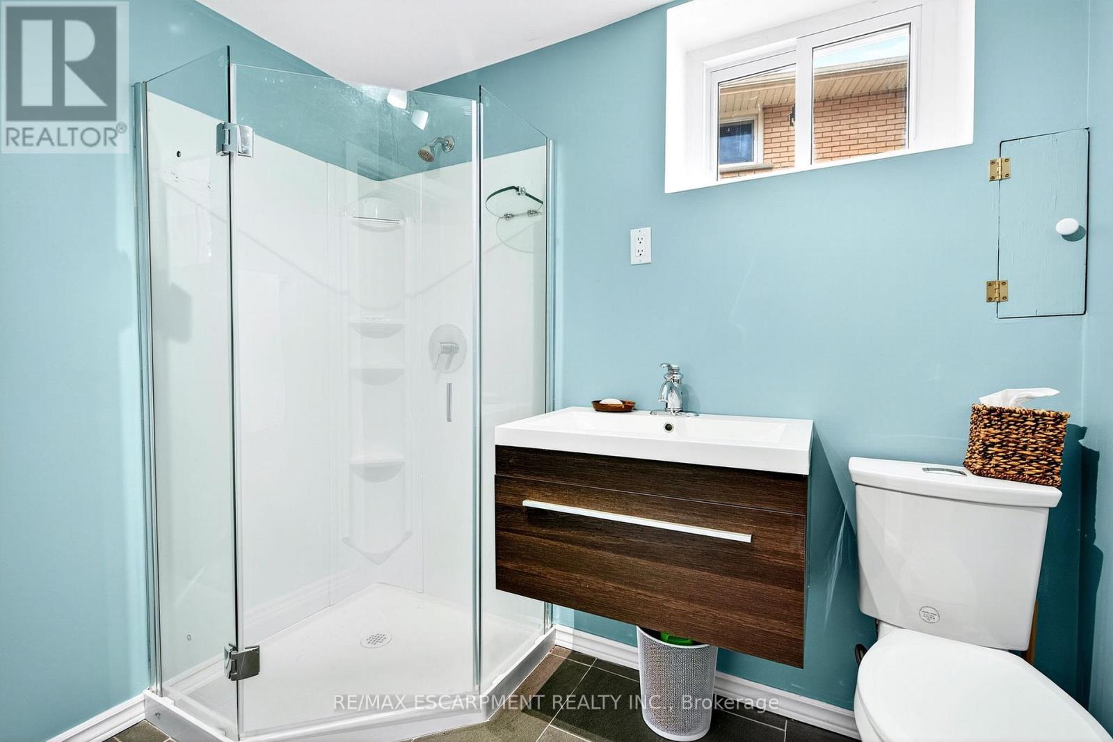 Photo 29 of 593 Braemore Road, Burlington ON