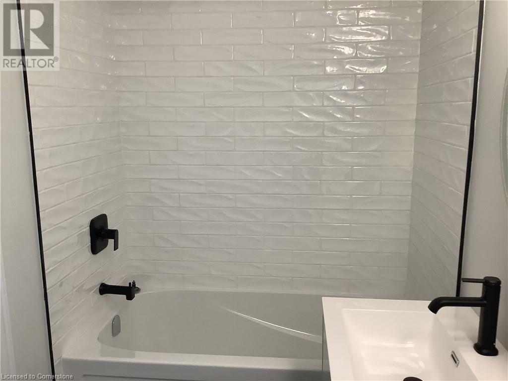 Photo 16 of 229 West 18th Street, Hamilton ON