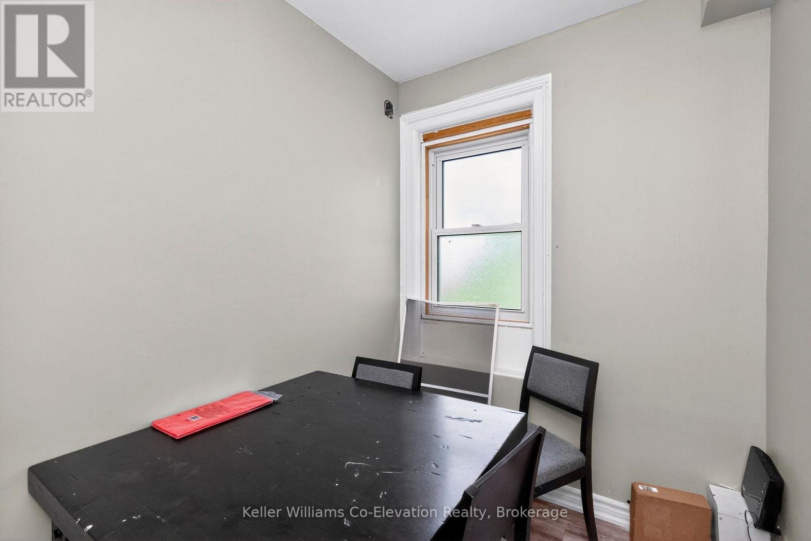Photo 2 of 224 4th Street, Midland ON