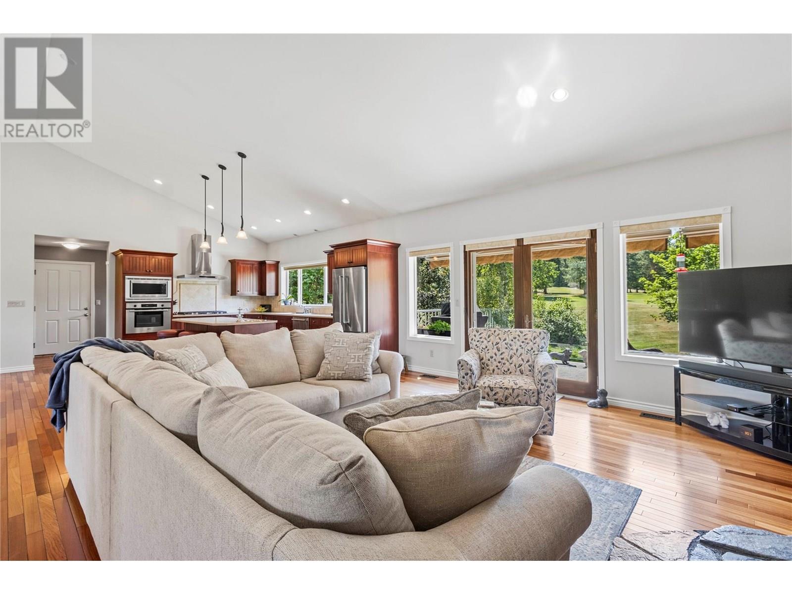 Photo 2 of 2726 Golf Course Drive, Blind Bay BC