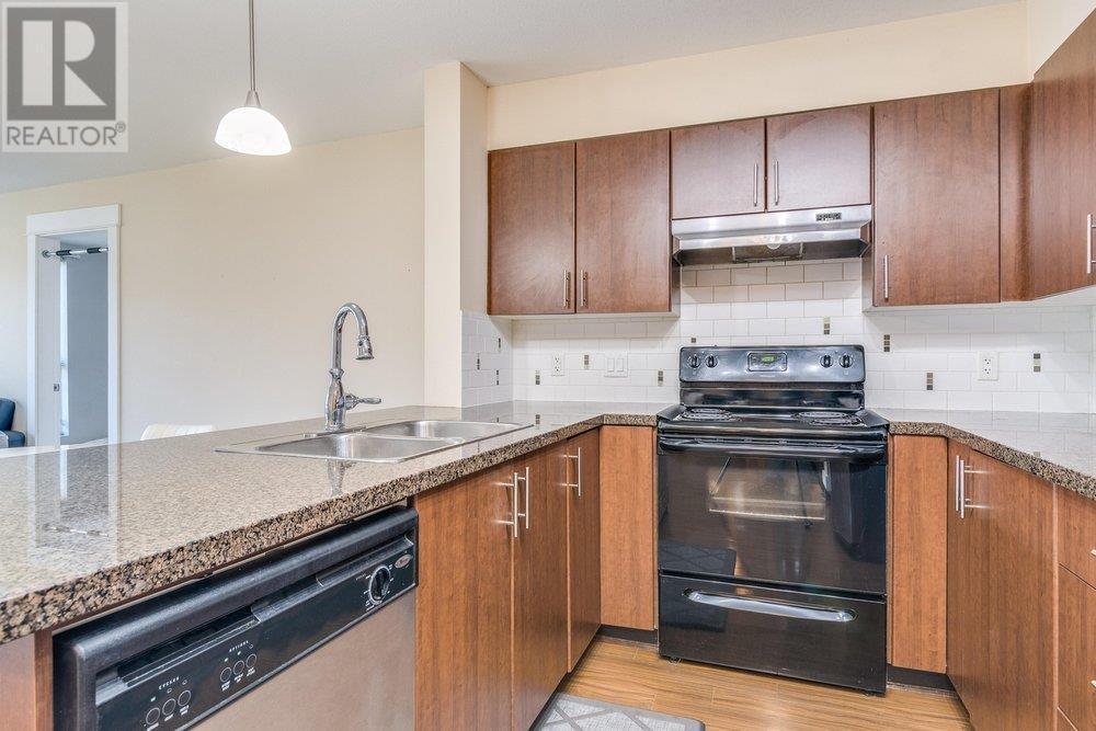 Photo 11 of 313 12075 228 Street, Maple Ridge BC