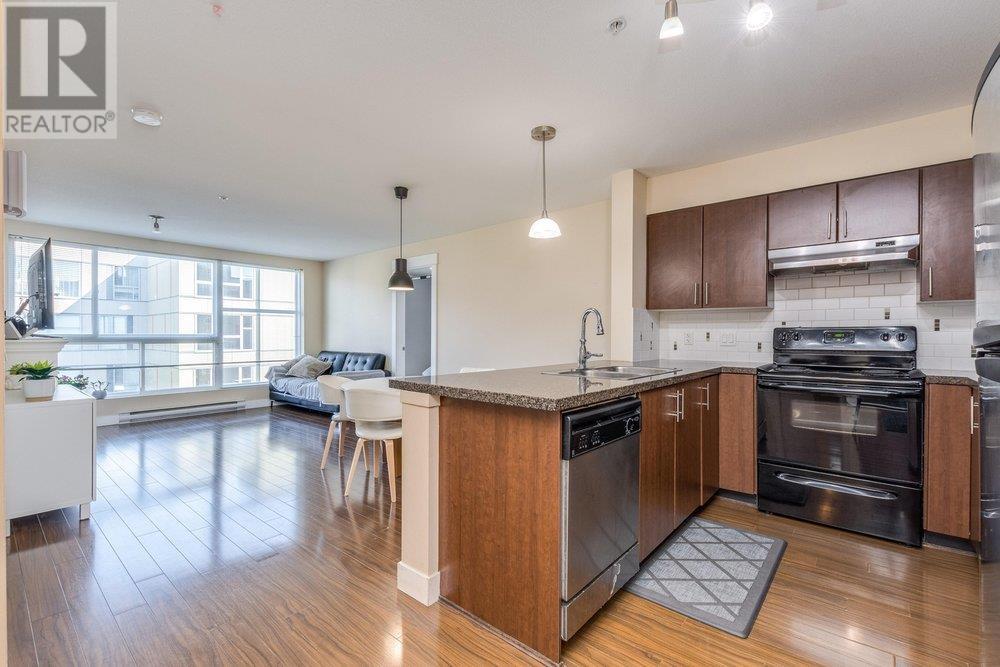 Photo 3 of 313 12075 228 Street, Maple Ridge BC