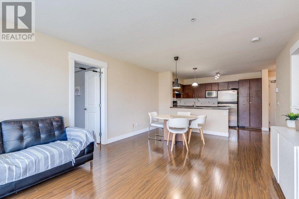Photo 1 of 313 12075 228 Street, Maple Ridge BC