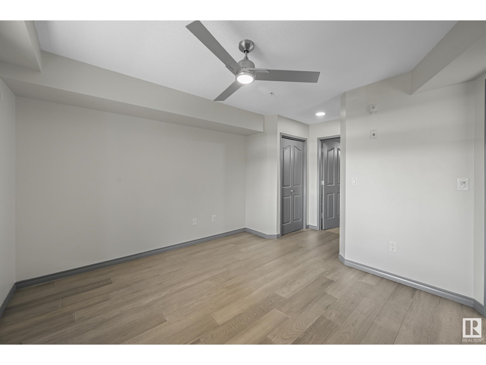 Photo 4 of 216 1589 Glastonbury Bv Nw, Edmonton AB