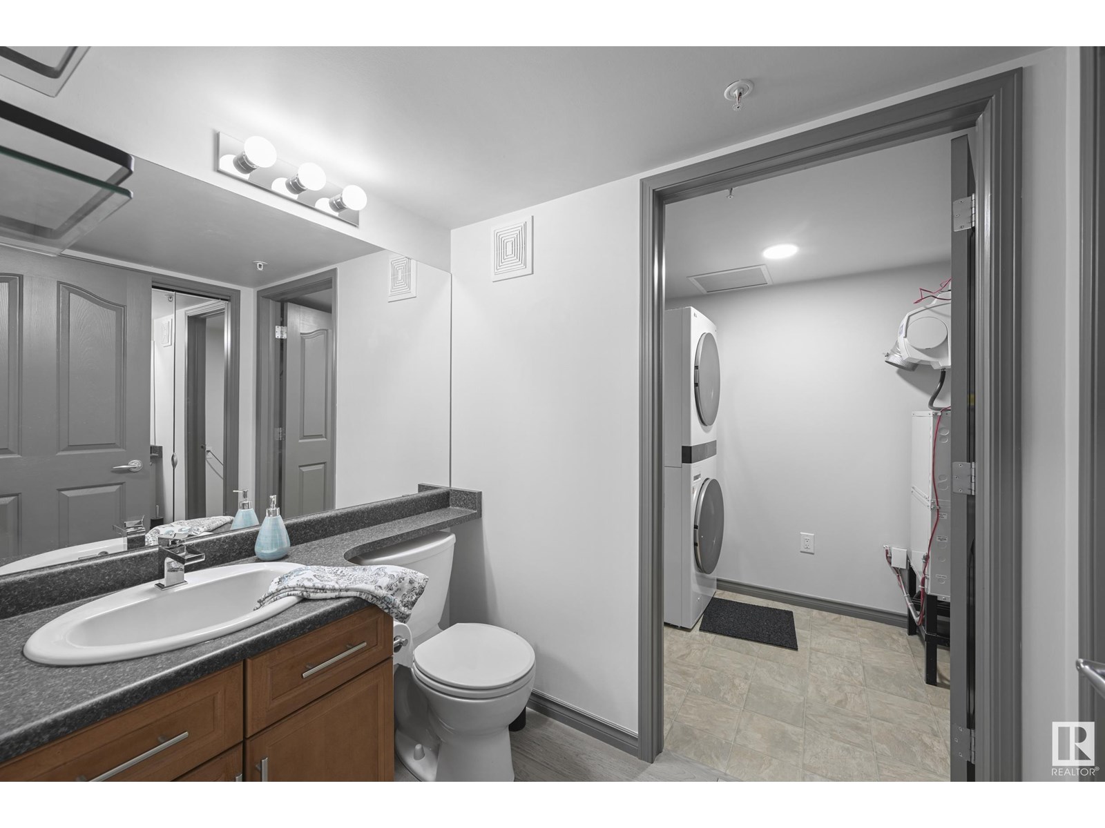 Photo 8 of 216 1589 Glastonbury Bv Nw, Edmonton AB