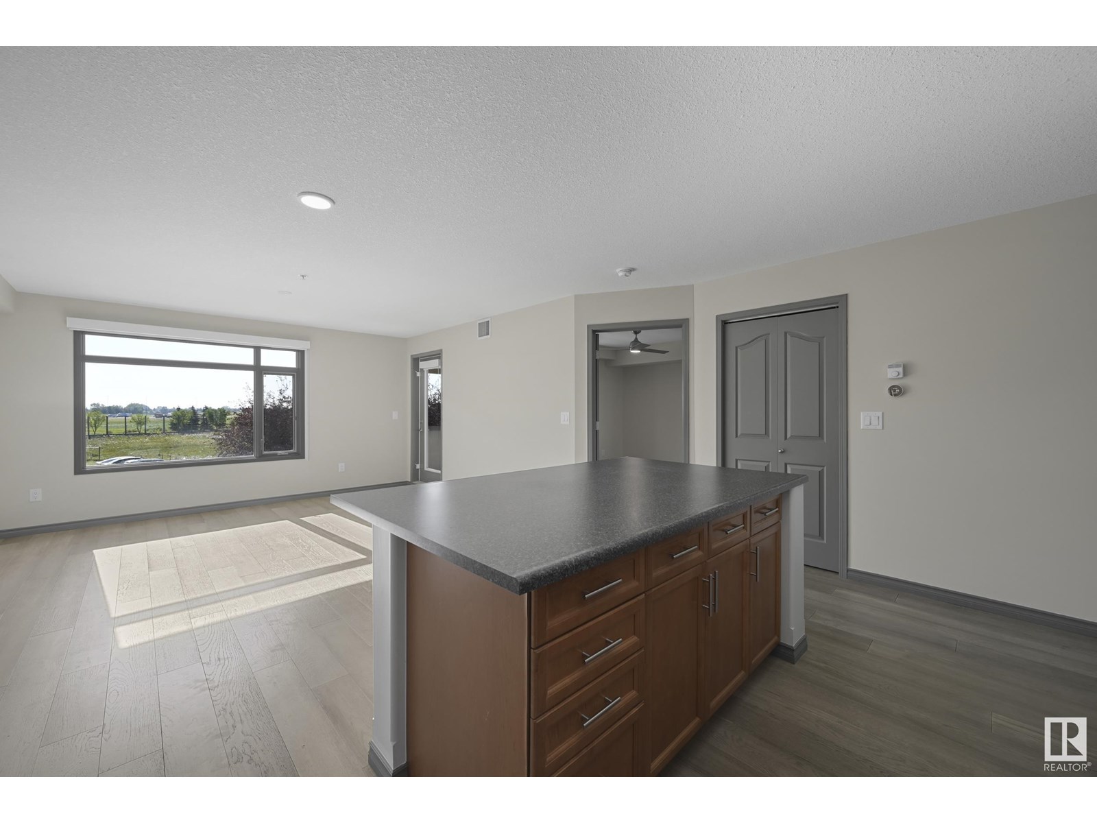 Photo 20 of 216 1589 Glastonbury Bv Nw, Edmonton AB