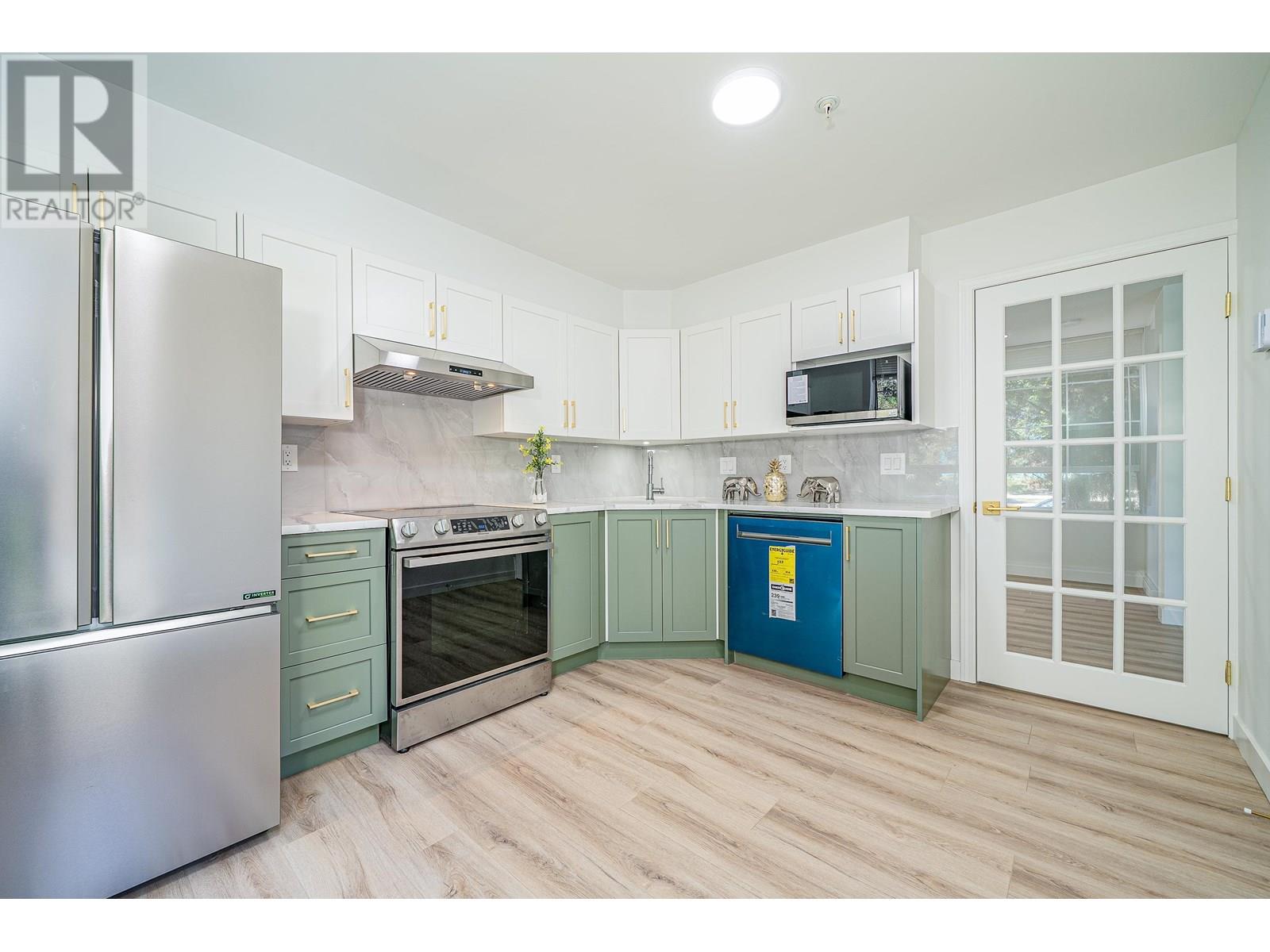 Photo 13 of 211 7117 Antrim Avenue, Burnaby BC