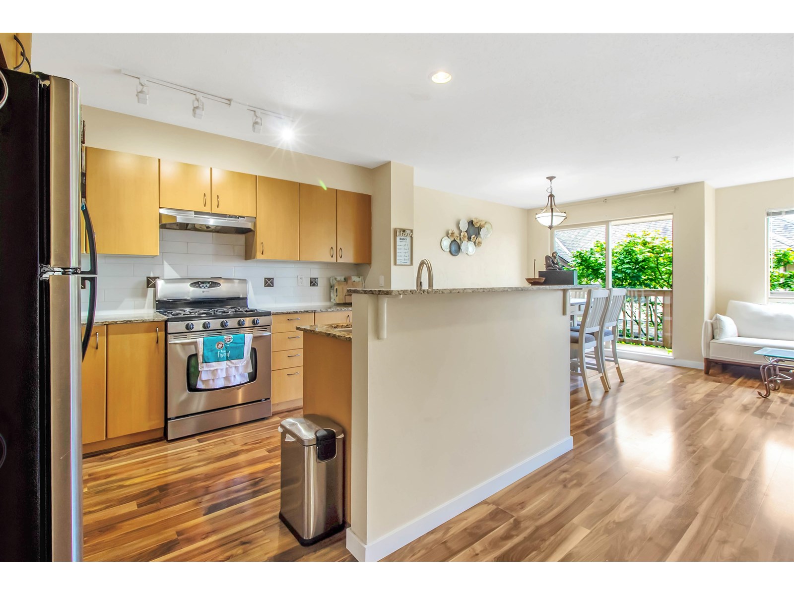 Photo 11 of 53 20350 68 Avenue, Langley BC