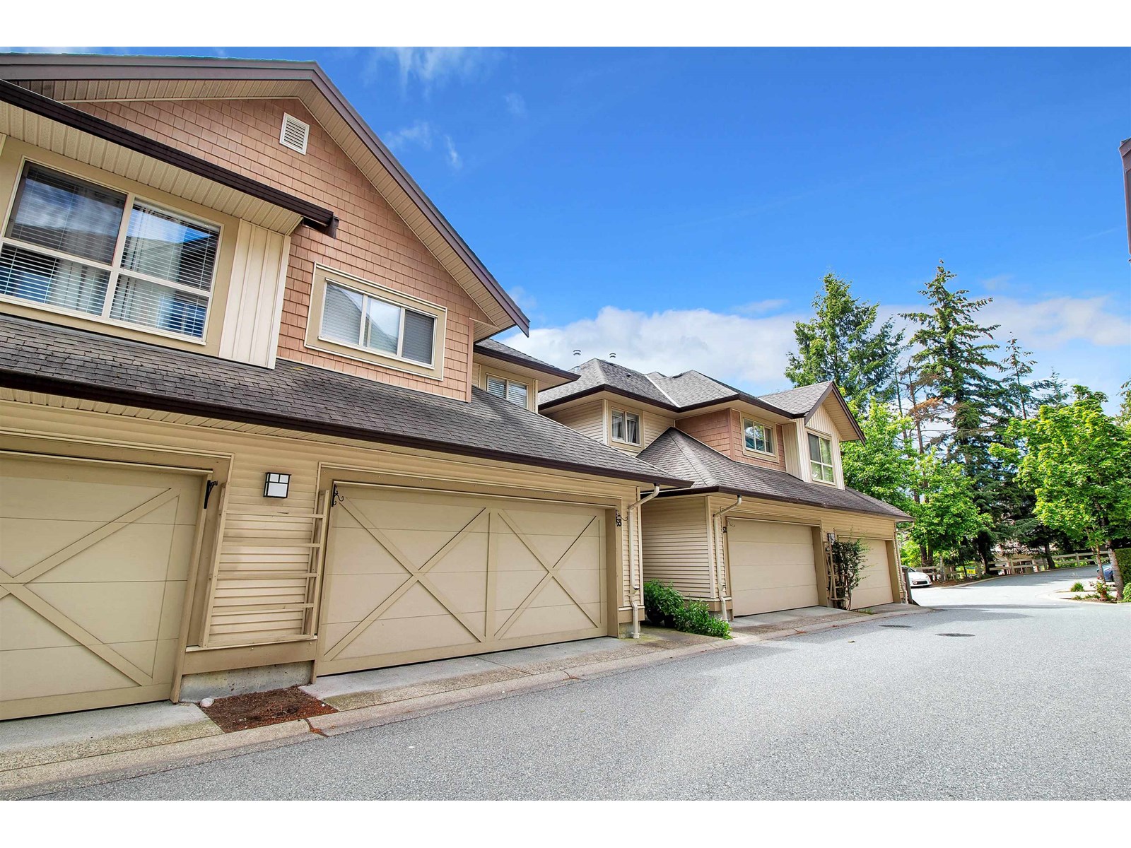 Photo 2 of 53 20350 68 Avenue, Langley BC