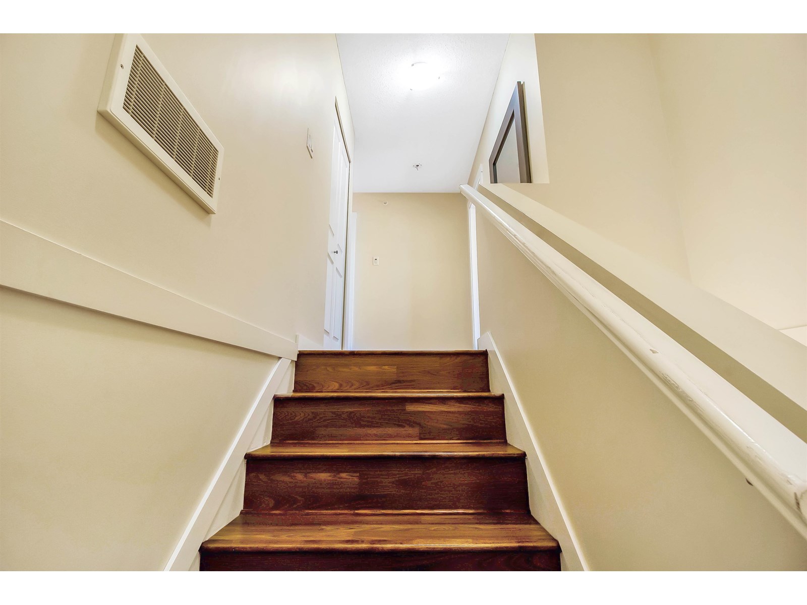 Photo 31 of 53 20350 68 Avenue, Langley BC